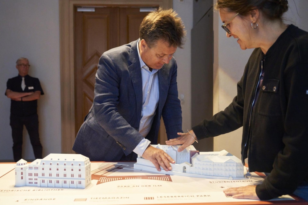 Jürgen Dusel besucht die Herzogin Anna Amalia Bibliothek © Klassik-Stiftung Weimar, Foto: Hannes Bertram 2025.